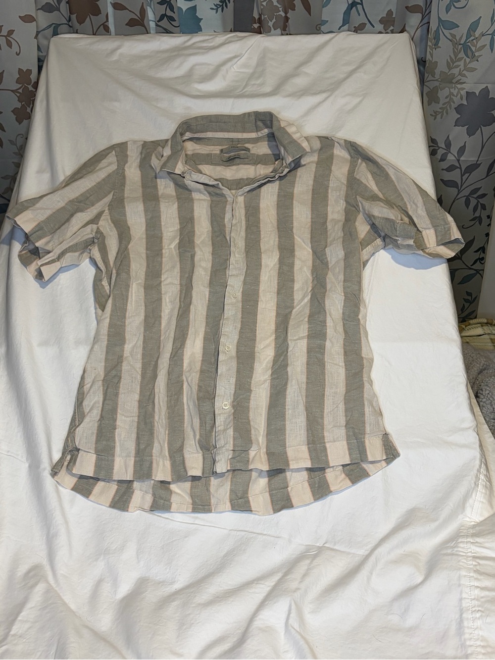 Men's Short-Sleeve Linen-Blend Button-Down Shirt in Beige and Gray Stripe